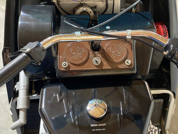 #3800-•-1970-arctic-cat-puma-634-replica-snowmobile-image-7