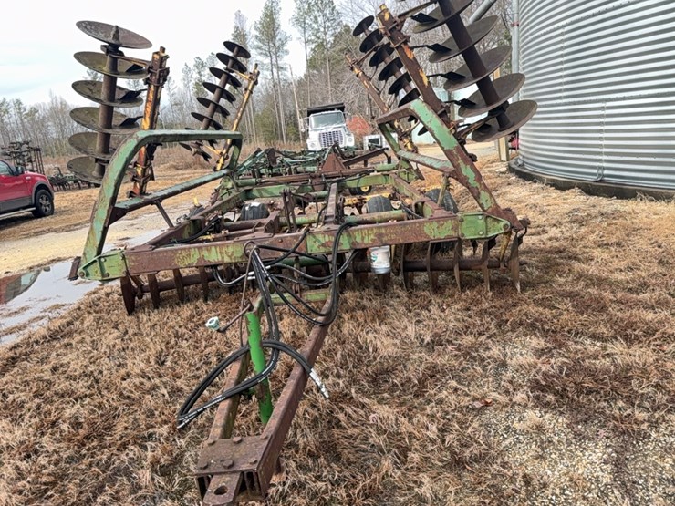 john-deere-230-image-12