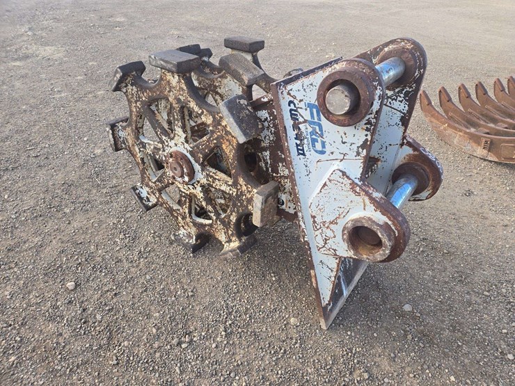 frd-cw24iii-ditch-packer-attachment-image-3