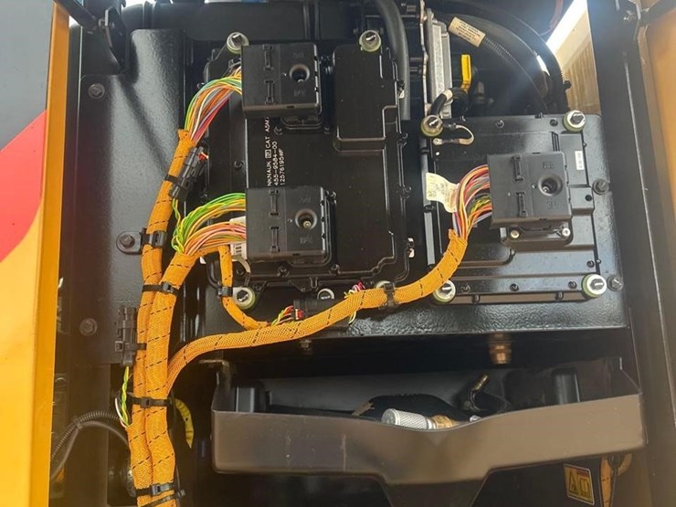 2017-caterpillar-m316f-image-22