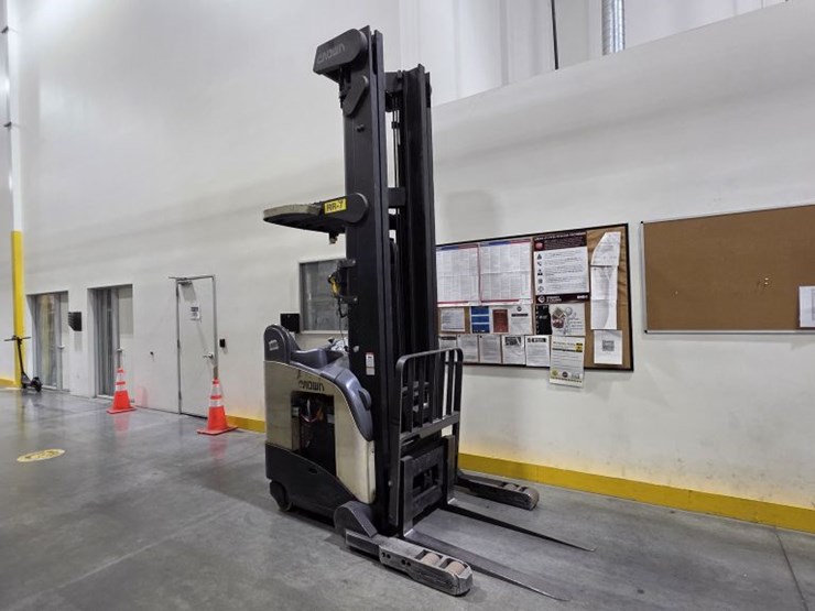 1998-crown-rr5020-45-image-2