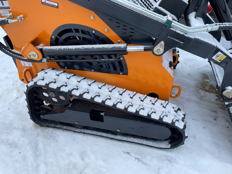 #307-•-new-land-hero-mini-skid-loader-image-13