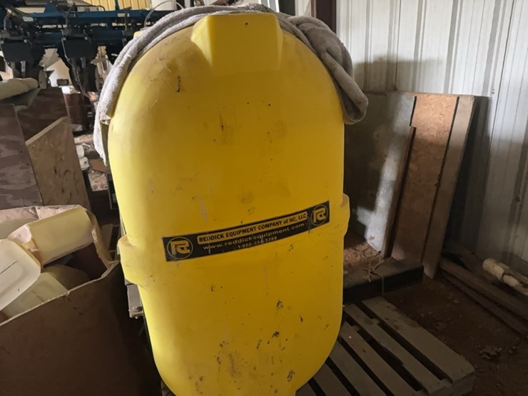 reddick-saddle-tanks-and-brackets,-last-on-4955;-located-at-7241-roxbury-rd,-charles-city,-va,-please-call-804.837.9940-or-804.651.4404-with-questions-image-4