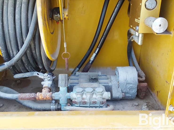 ag-chem-rogator-1264-image-18