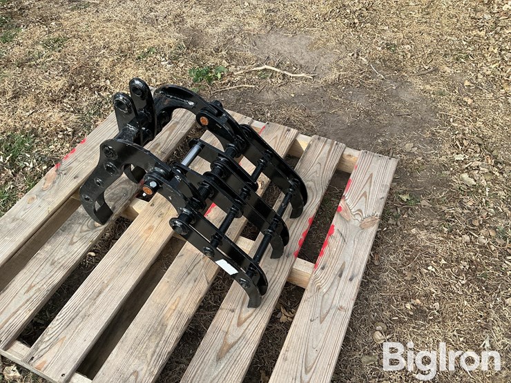 mini-excavator-grapple-image-3