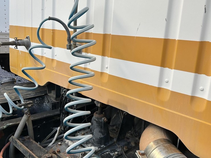 1984-international-s2200-image-8