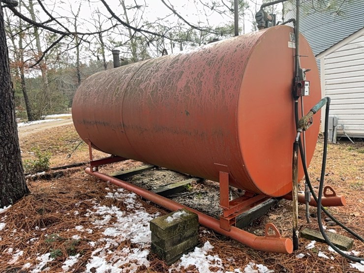 2023-2000-gal-fuel-tank-on-skids,-5-ft-x-12-ft-with-pump;-located-at-7241-roxbury-rd,-charles-city,-va,-please-call-804.837.9940-or-804.651.4404-with-questions-image-26