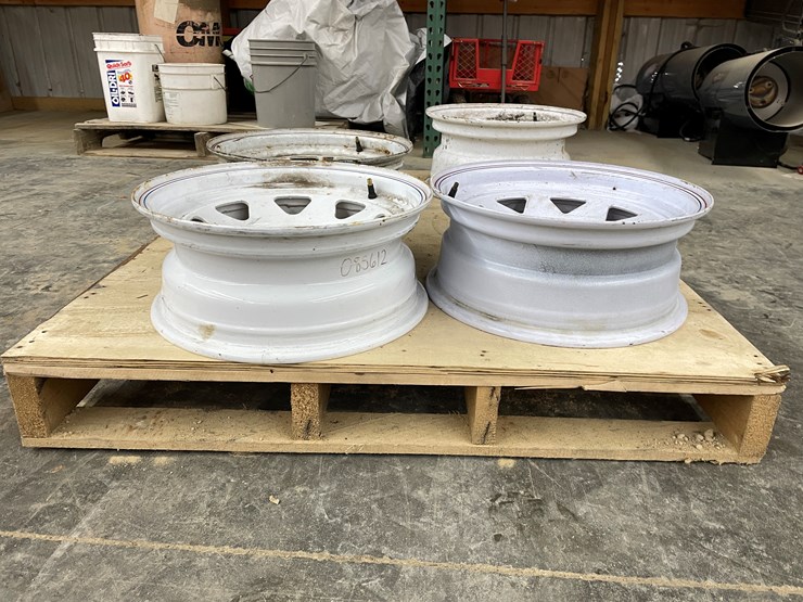 #3801-•-(4)-15"-trailer-wheels-image-5
