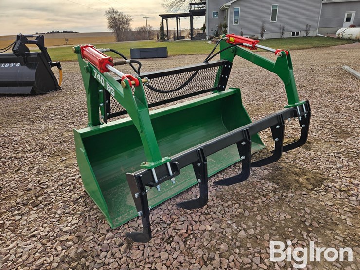 2025-john-deere-740-image-3