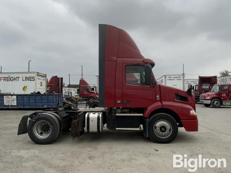 2017-volvo-vnm42t-s/a-truck-tractor-image-4