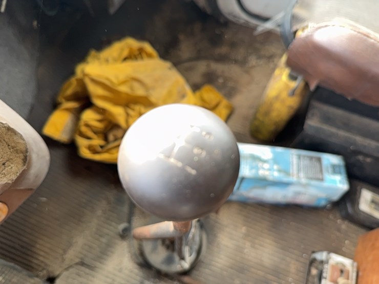 1982-ford-8000-image-43