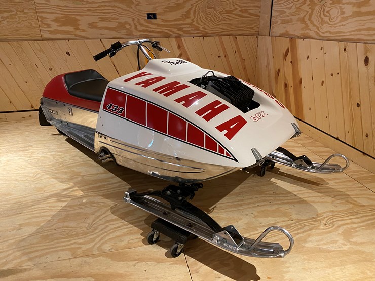 #3778-•-1975-yamaha-kalamazoo-gpx-433g-snowmobile-image-1