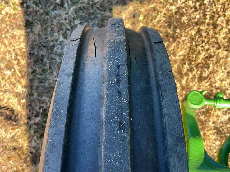 john-deere-830-image-23