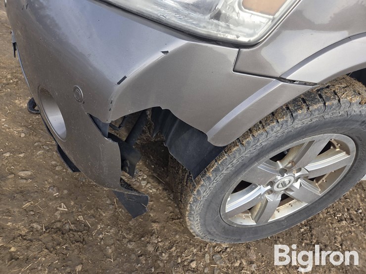 2009-nissan-armada-image-12