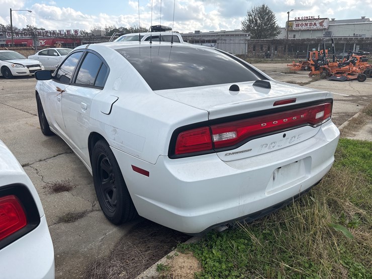 #43-•-2012-dodge-charger-image-4