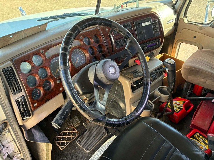 2006-mack-chn613-image-24