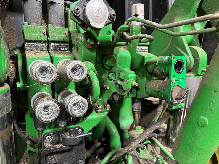 2013-john-deere-6170r-image-16