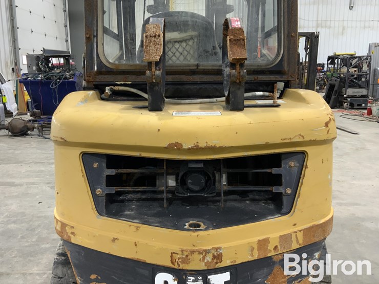 2020-caterpillar-gp30n-image-19