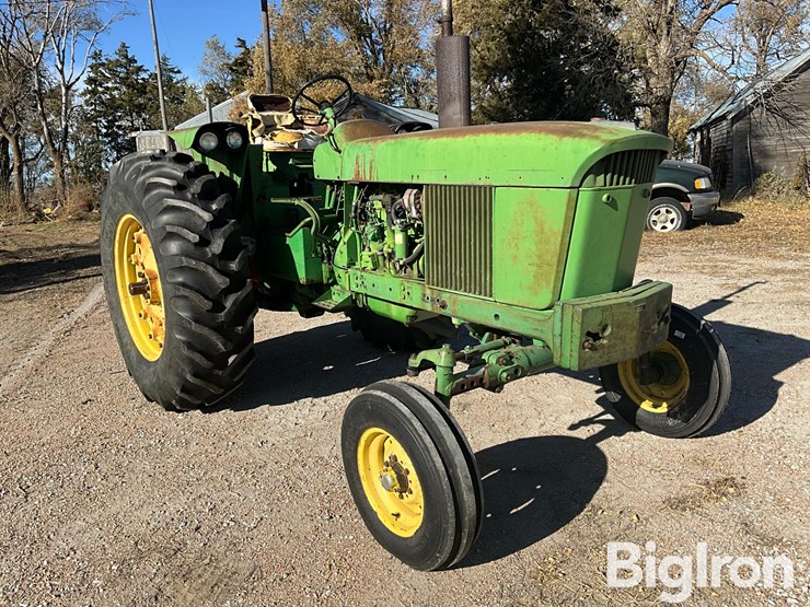 1970-john-deere-3020-image-3
