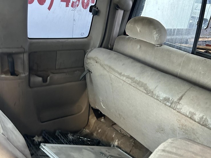 2001-chevrolet-silverado-1500-image-14