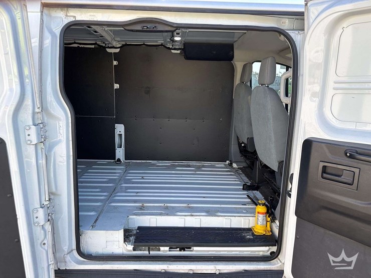 2019-ford-transit-image-17