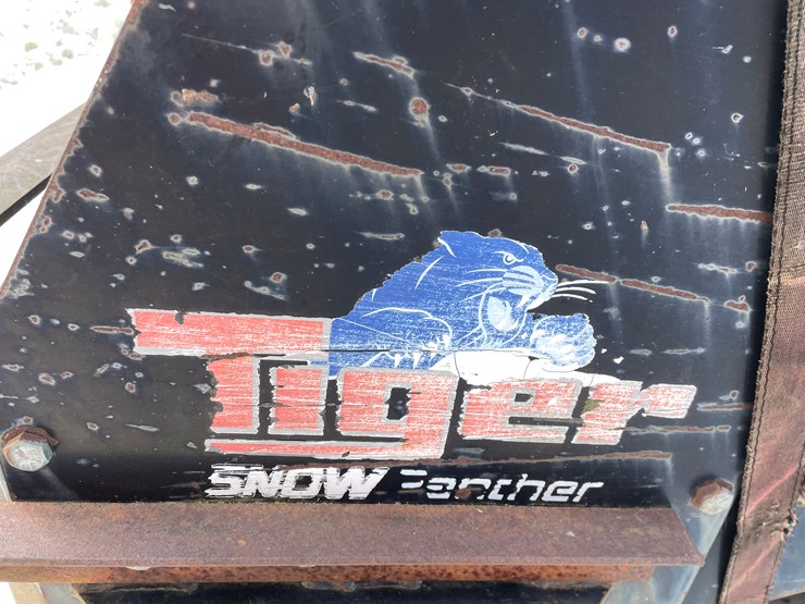 #3821-•-tiger-boom-arm-snow-panther-snow-blower-attachment-image-9