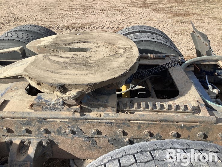 1998-peterbilt-377-image-17