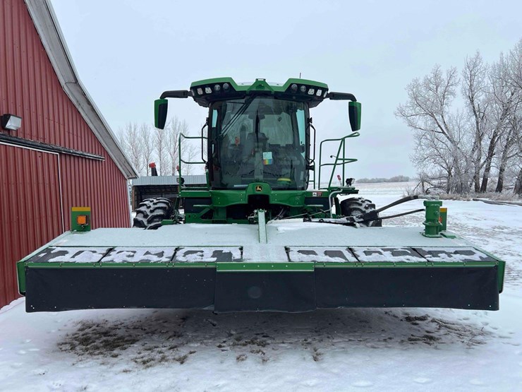 2024-john-deere-w235r-image-2