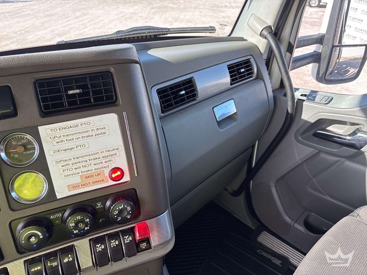 2019-kenworth-t880-image-39