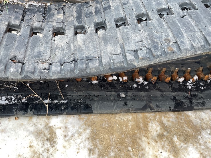 #3795-•-(4)-used-skid-steer-tracks-image-19