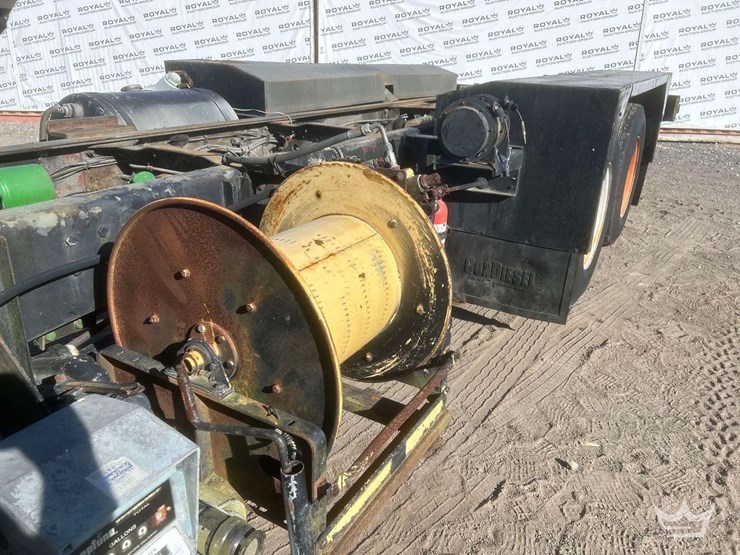 1981-mack-dm492s-image-10