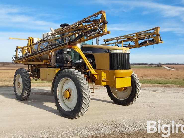 ag-chem-rogator-1264-image-3