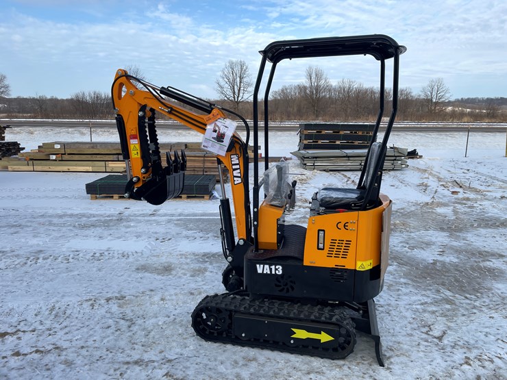 #204-•-miva-va13-mini-excavator-image-8