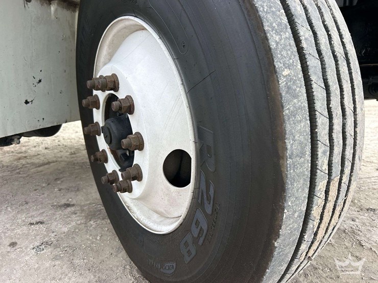 2019-international-durastar-4300-image-48