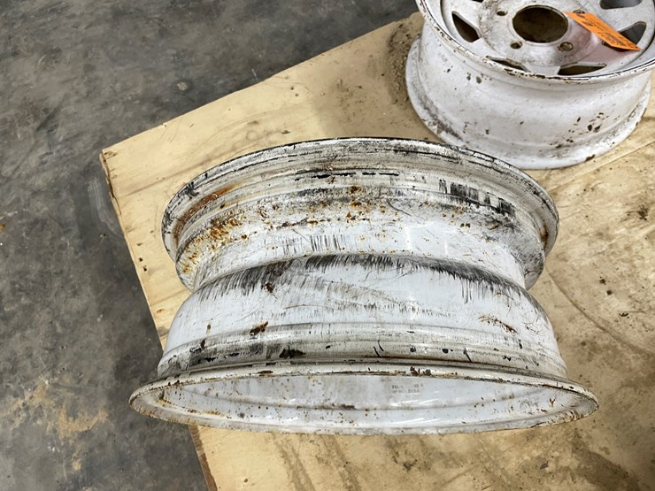#3801-•-(4)-15"-trailer-wheels-image-16
