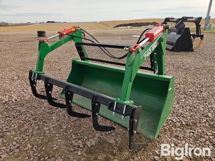 2025-john-deere-740-image-1