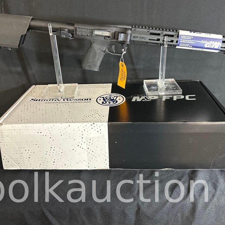 SMITH & WESSON FCP 10mm FOLDING RIFLE (SN# VC03192) (3MAGS/BOX/CASE)