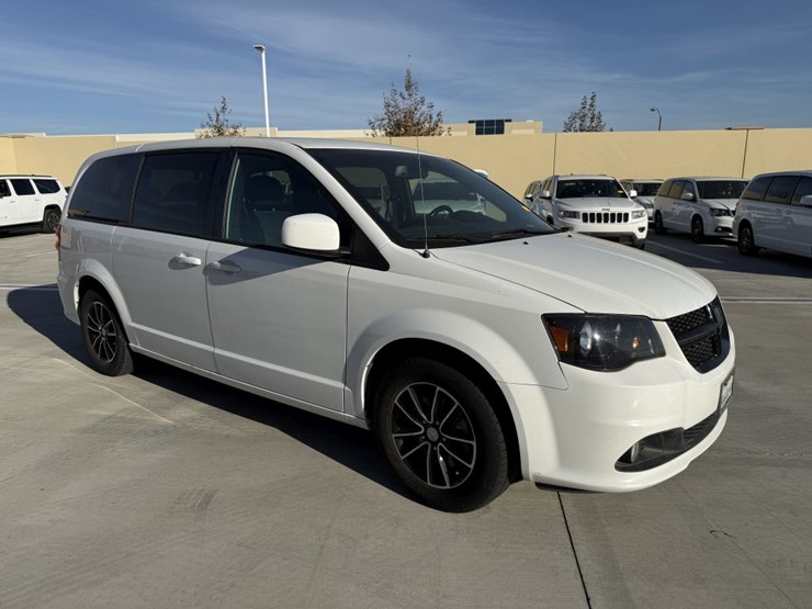 2019-dodge-grand-caravan-image-2