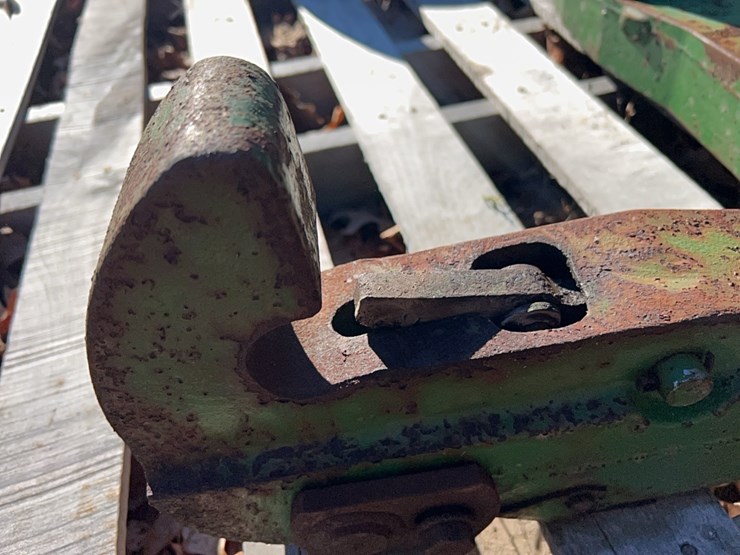 john-deere-quick-hitch;-located-at-7241-roxbury-rd,-charles-city,-va,-please-call-804.837.9940-or-804.651.4404-with-questions-image-3