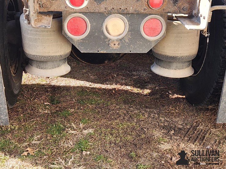 1997-freightliner-fld120-image-15