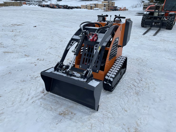 #310-•-new-land-hero-mini-skid-steer-loader-image-1