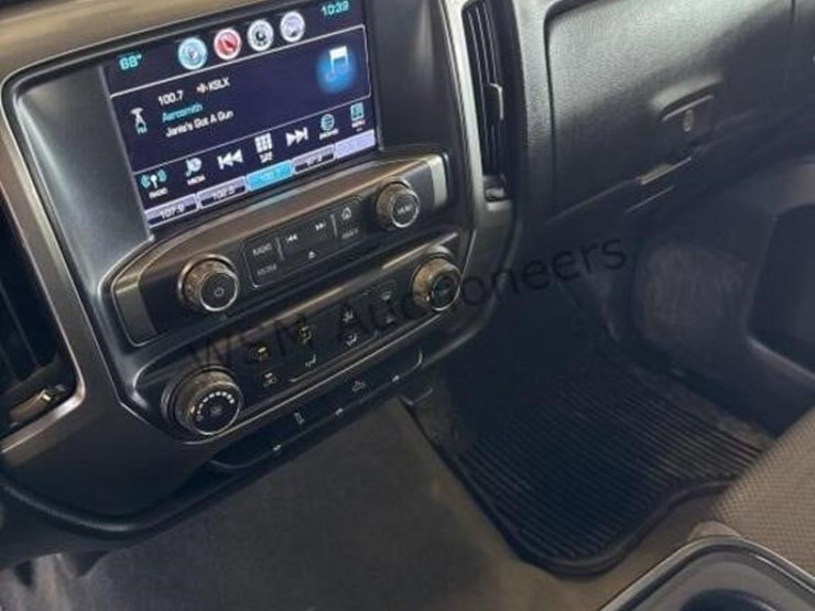 2019-chevrolet-silverado-1500-image-24