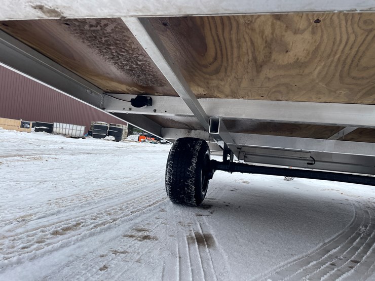 #3802-•-10'-aluminum-triton-snowmobile-trailer-(no-title)-image-22