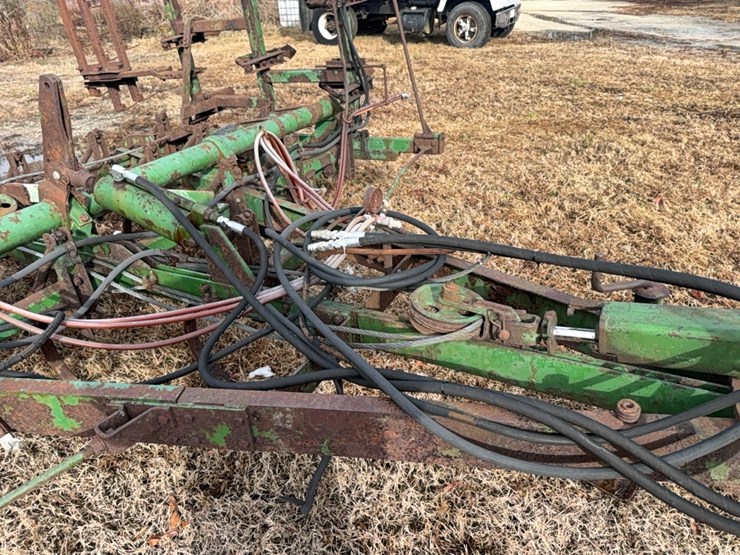 john-deere-pull-type-3-section-field-cultivator,-24';-located-at-7241-roxbury-rd,-charles-city,-va,-please-call-804.837.9940-or-804.651.4404-with-questions-image-41