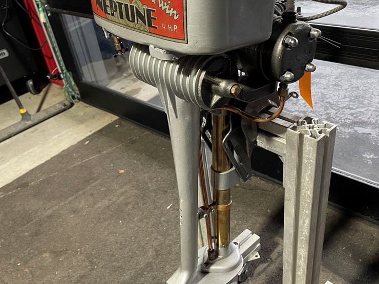 #3819-•-muncie-neptune-twin-4-h.p.-vintage-outboard-boat-motor-image-1