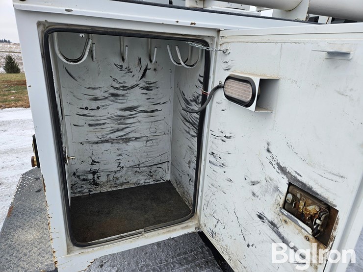 2015-ford-f550-xl-image-13