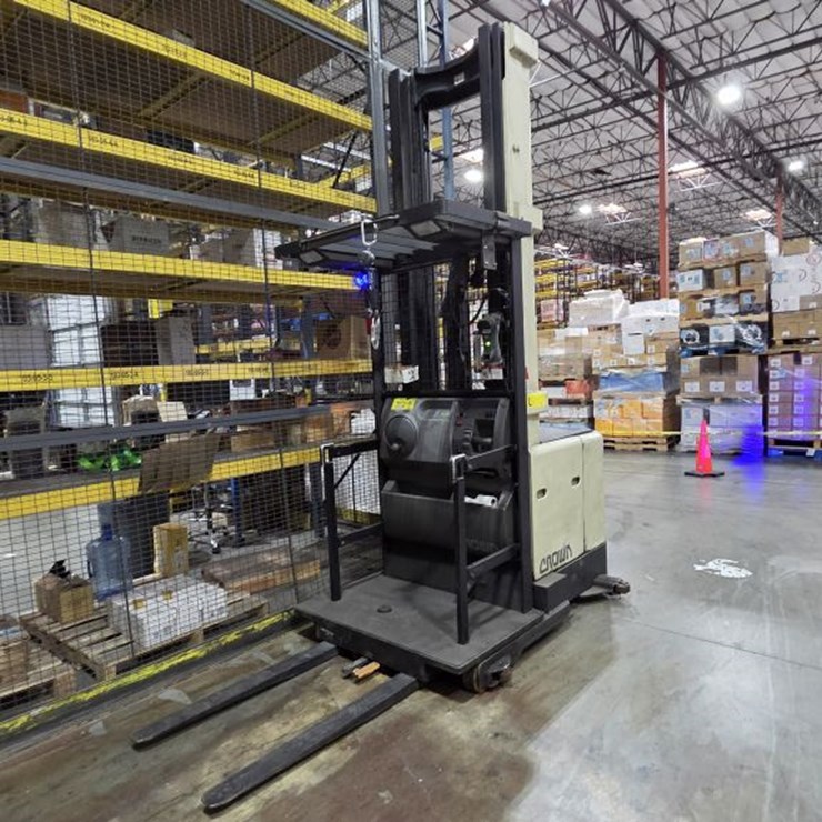 1998 CROWN SP3020-30