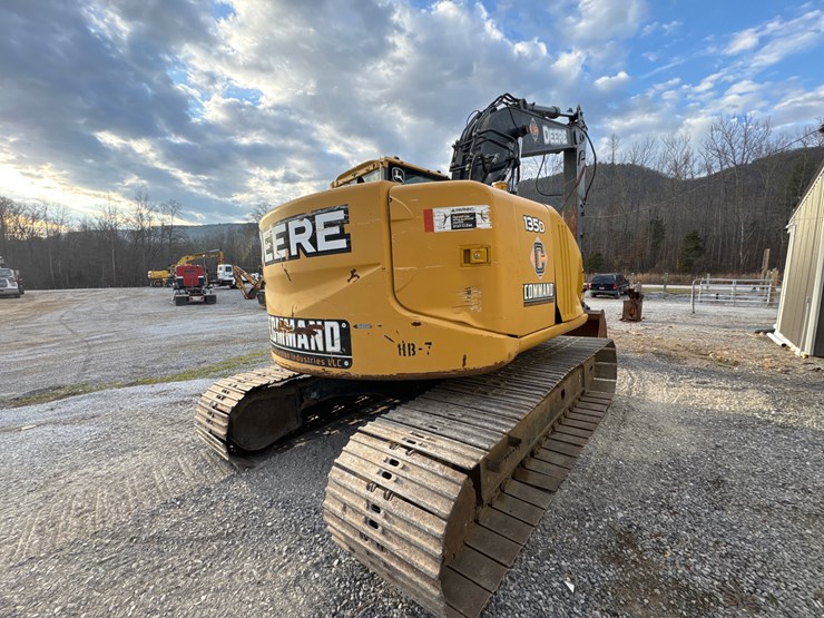 2012-deere-135d-image-4