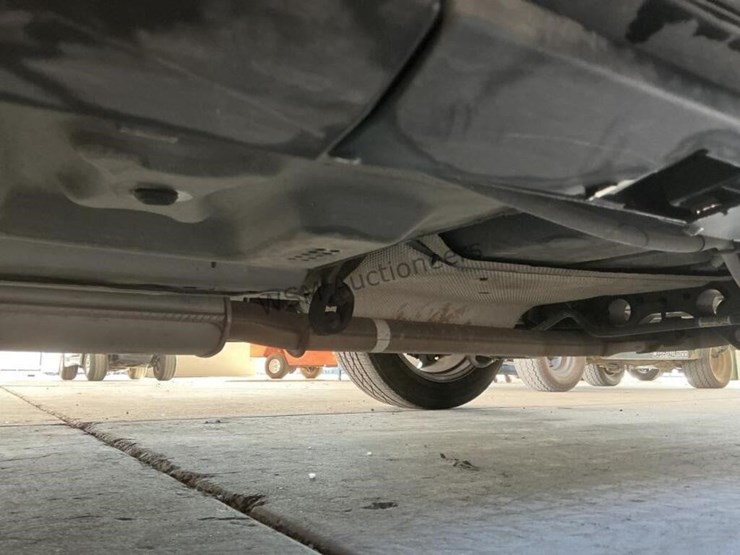 2015-ford-taurus-sdn-image-25