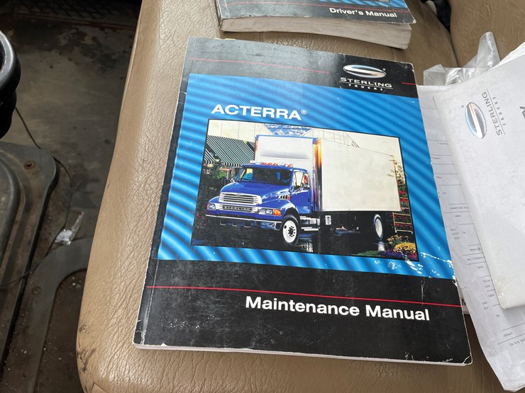 #400-•-2006-sterling-straight-truck-(has-wi-title)-image-88